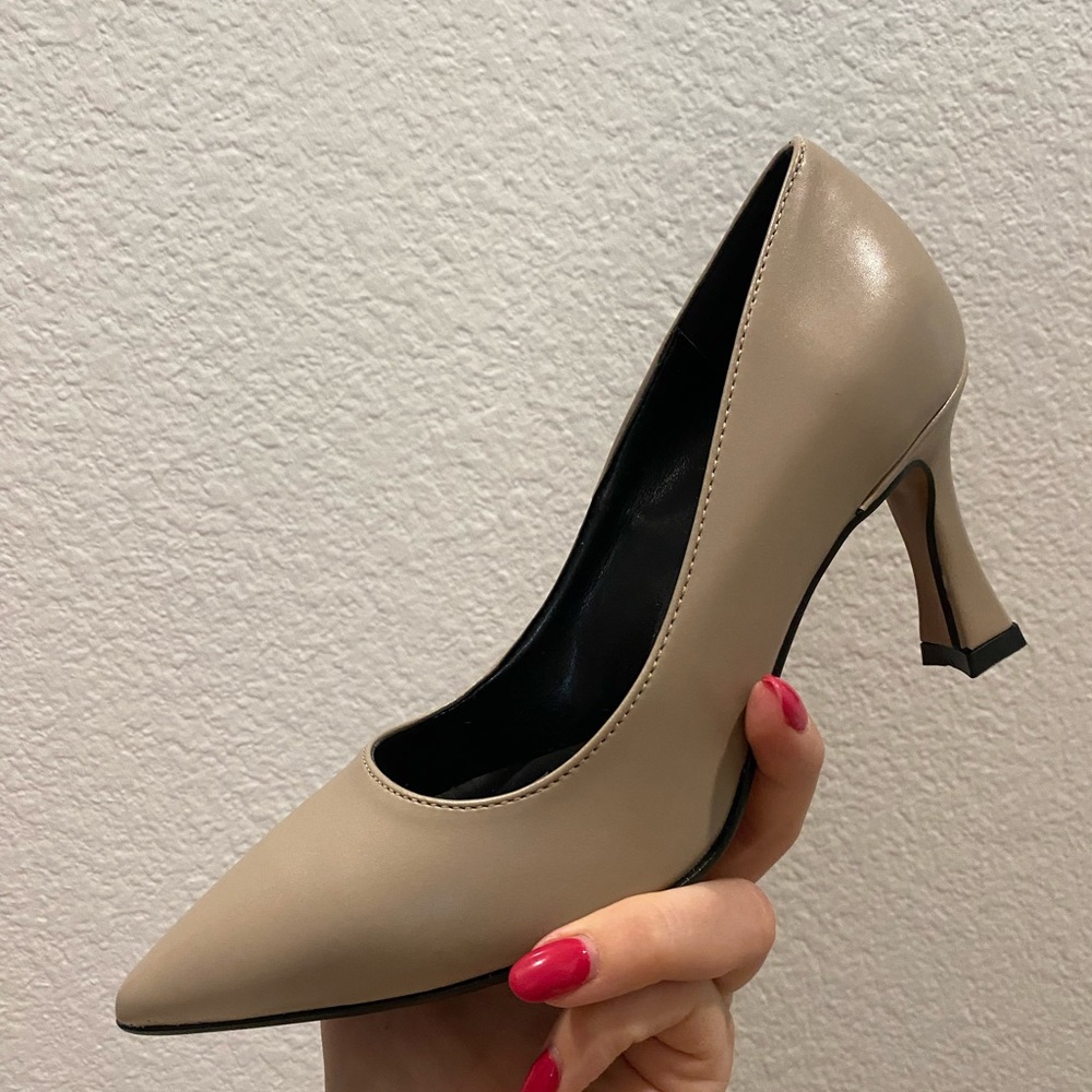 ‘Divine Follie’ Elegant Beige Leather Women's Pumps IT35 NWB